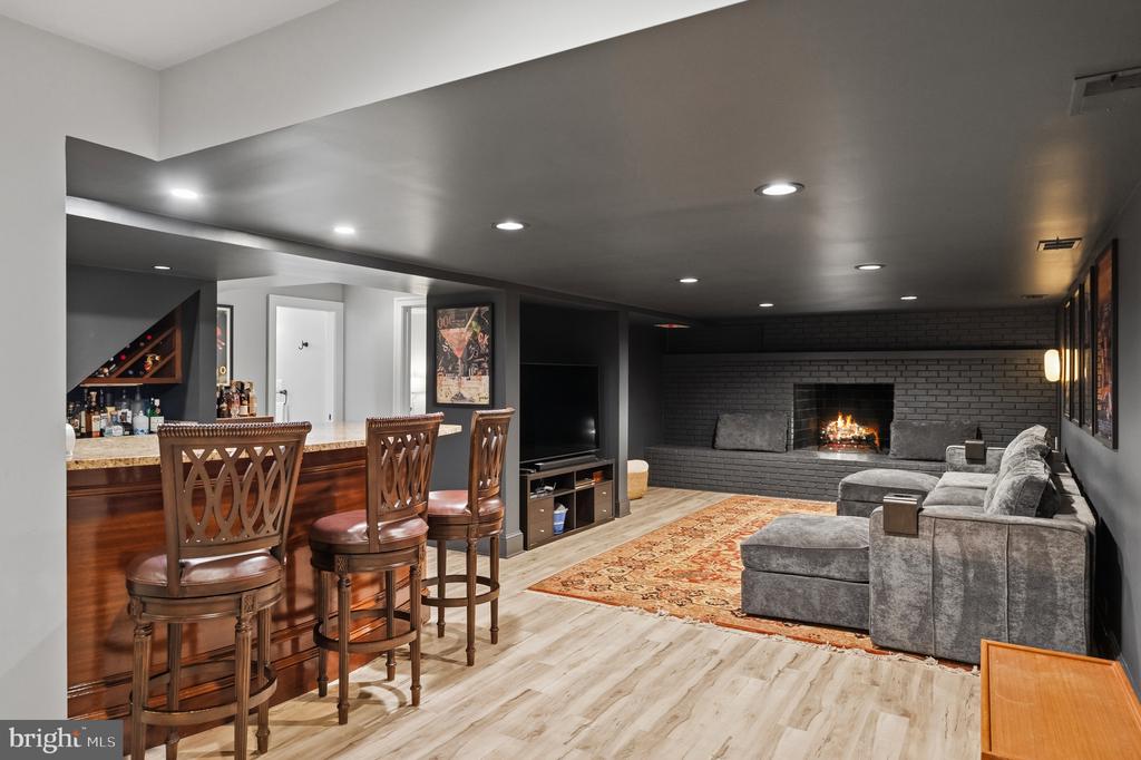 509 N QUAKER LANE