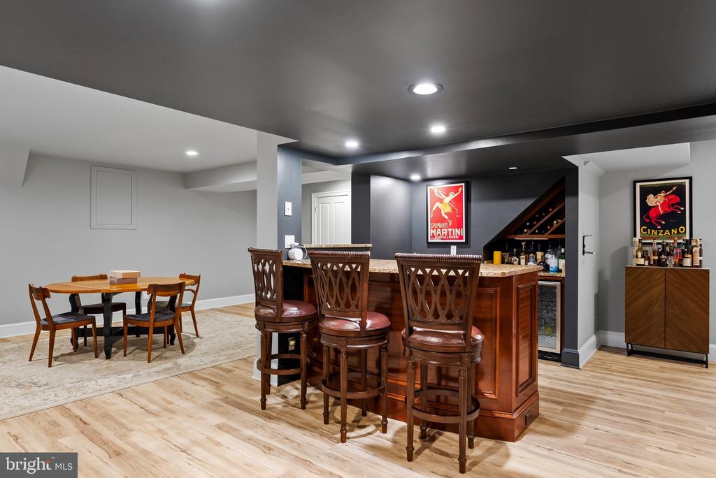 509 N QUAKER LANE