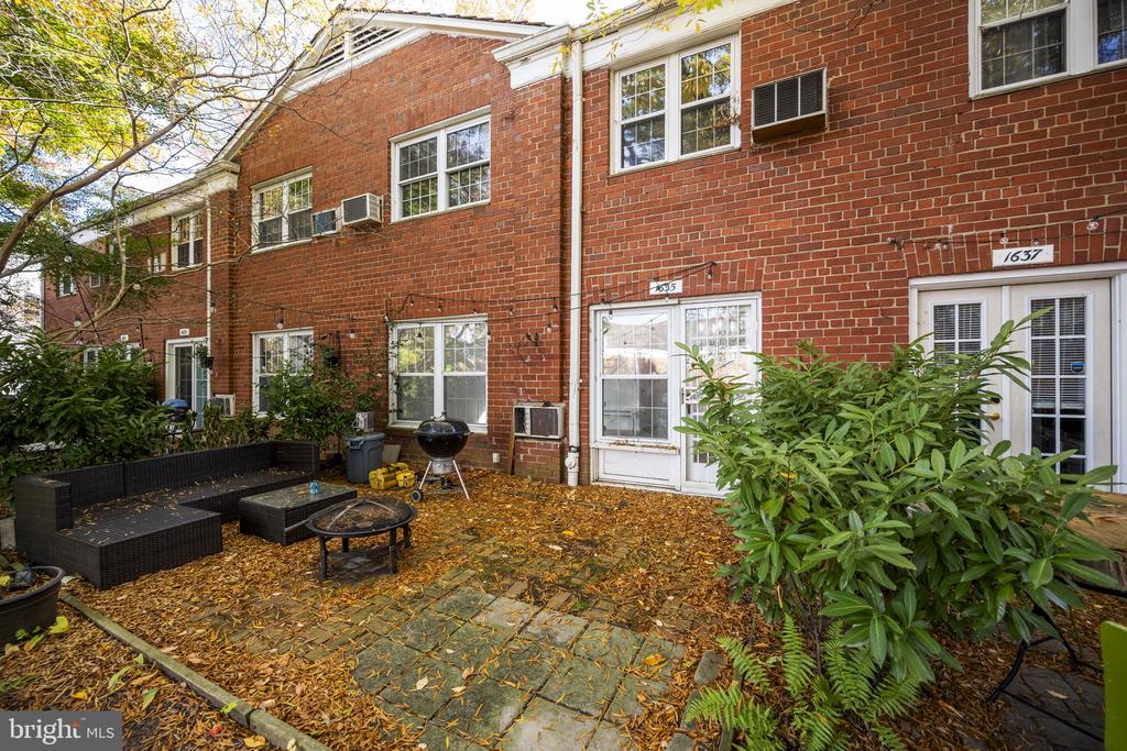 1635 RIPON PLACE