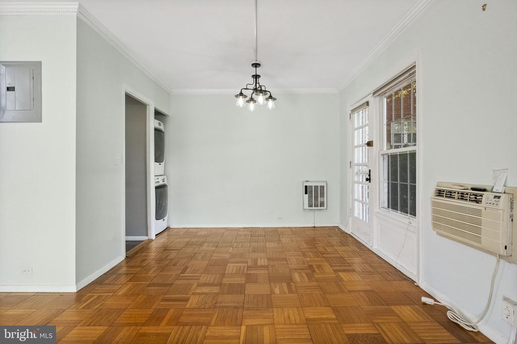 1635 RIPON PLACE
