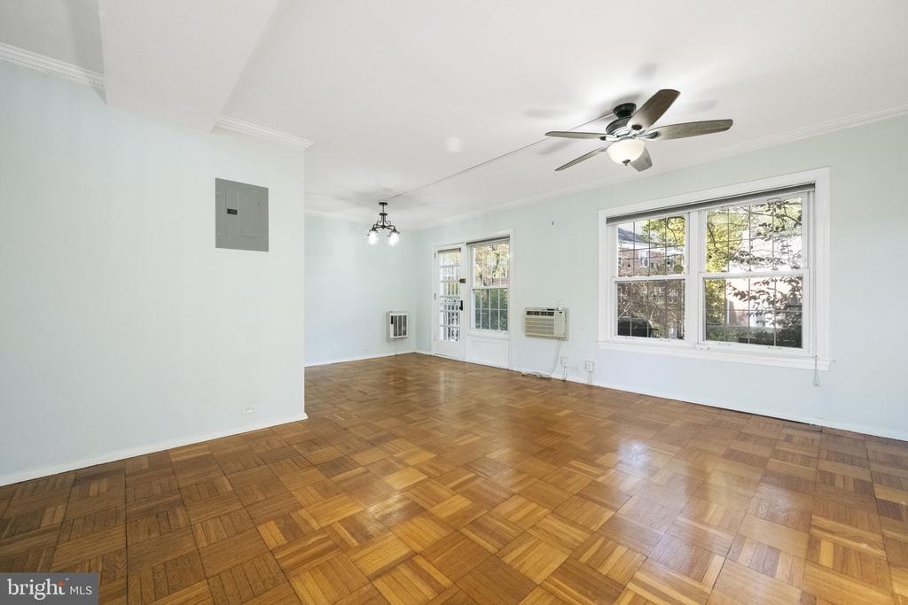 1635 RIPON PLACE