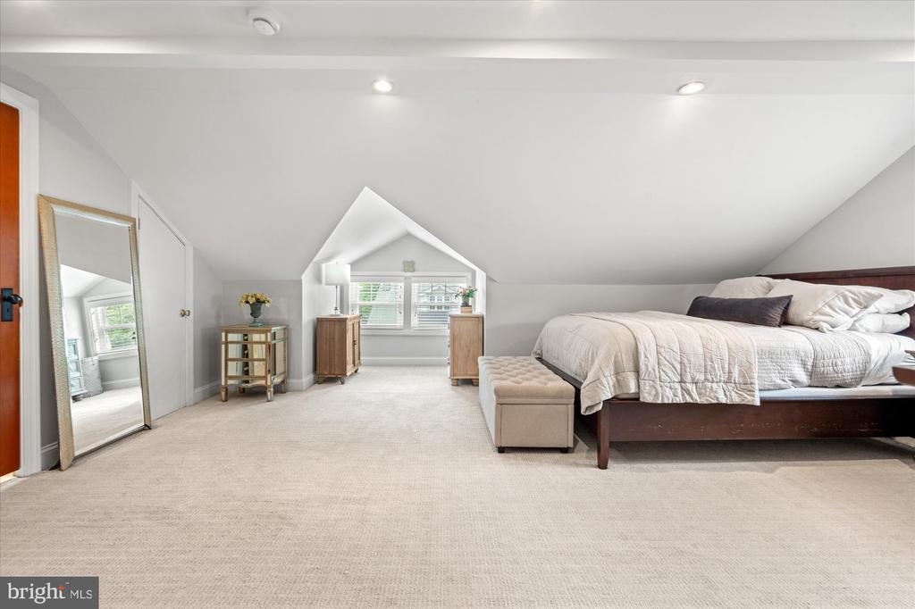 16 E WALNUT STREET E