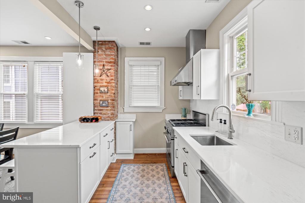 16 E WALNUT STREET E