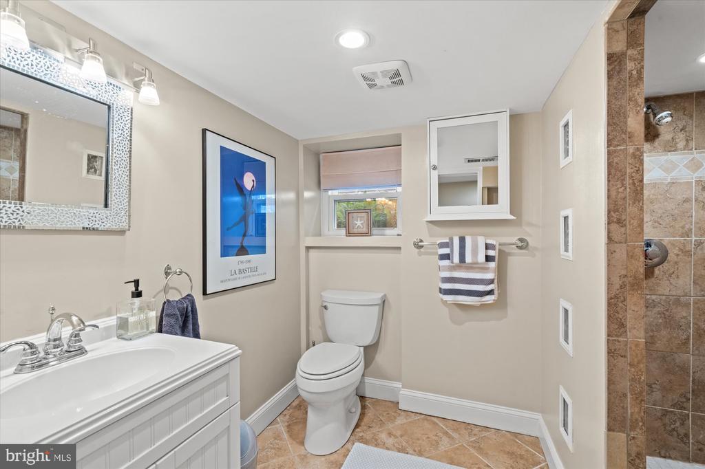 16 E WALNUT STREET E