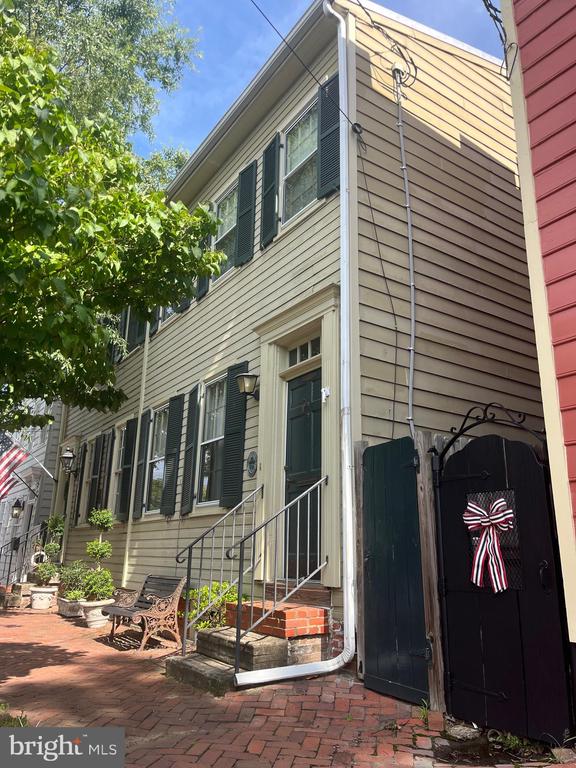 1213 PRINCE STREET