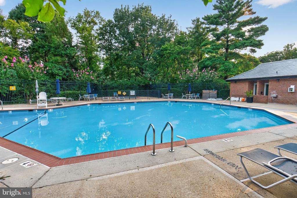 4907 29TH ROAD S Unit: A1