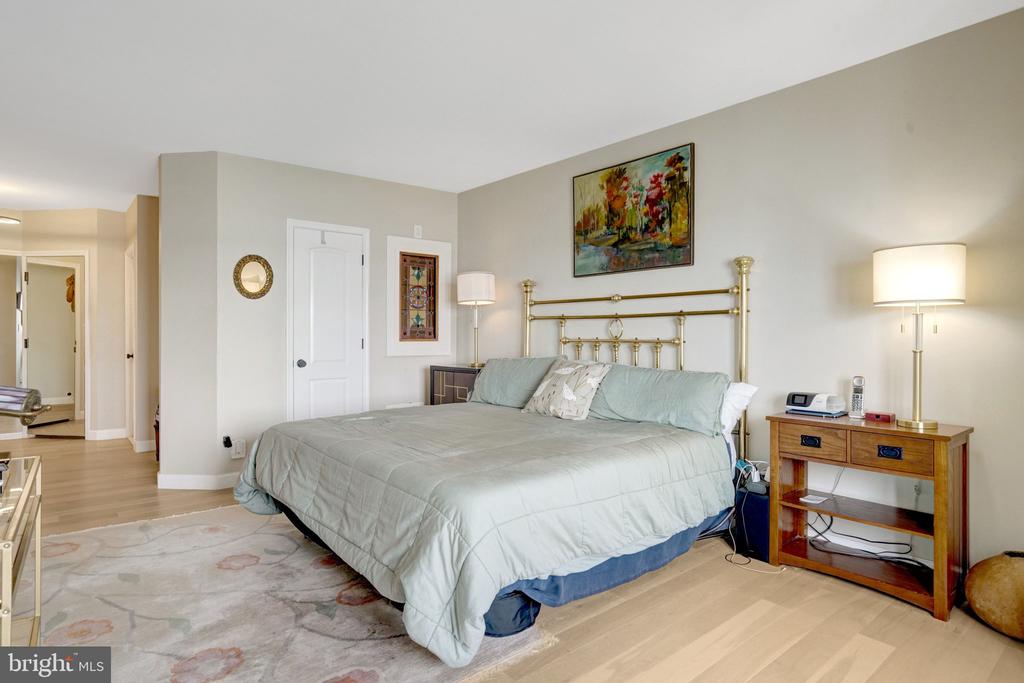 1250 S WASHINGTON STREET Unit: 703