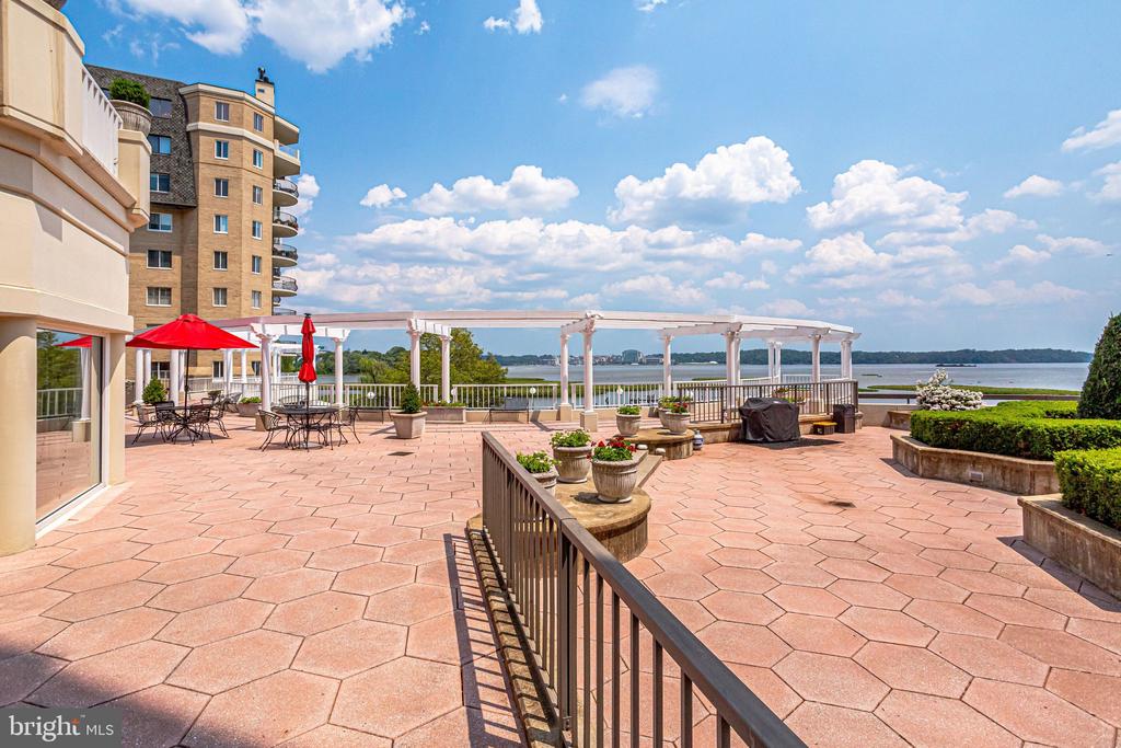 1250 S WASHINGTON STREET Unit: 703