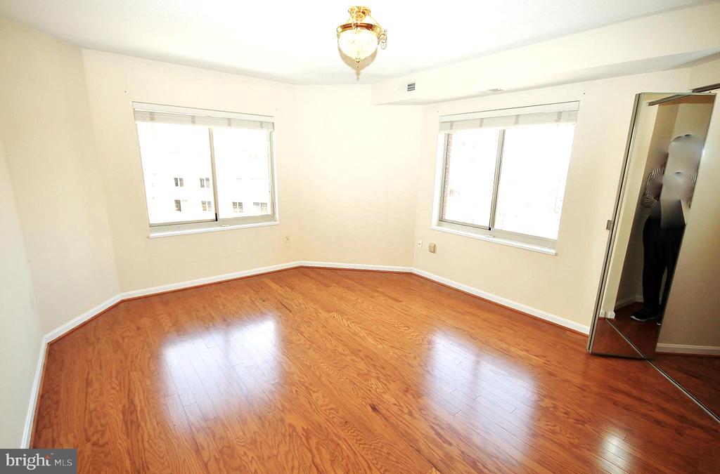 2151 JAMIESON AVE., Unit: 2009