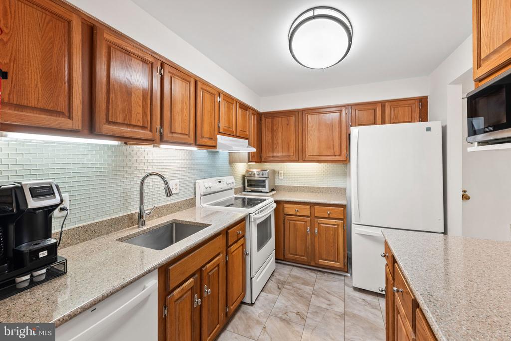 801 N HOWARD STREET Unit: 106