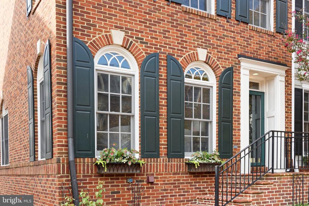 412 ORONOCO STREET