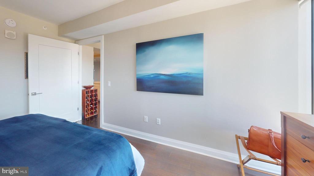 925 N FAIRFAX STREET Unit: 804