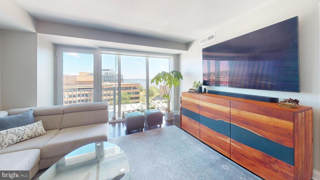 925 N FAIRFAX STREET Unit: 804