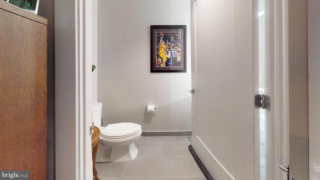 925 N FAIRFAX STREET Unit: 804