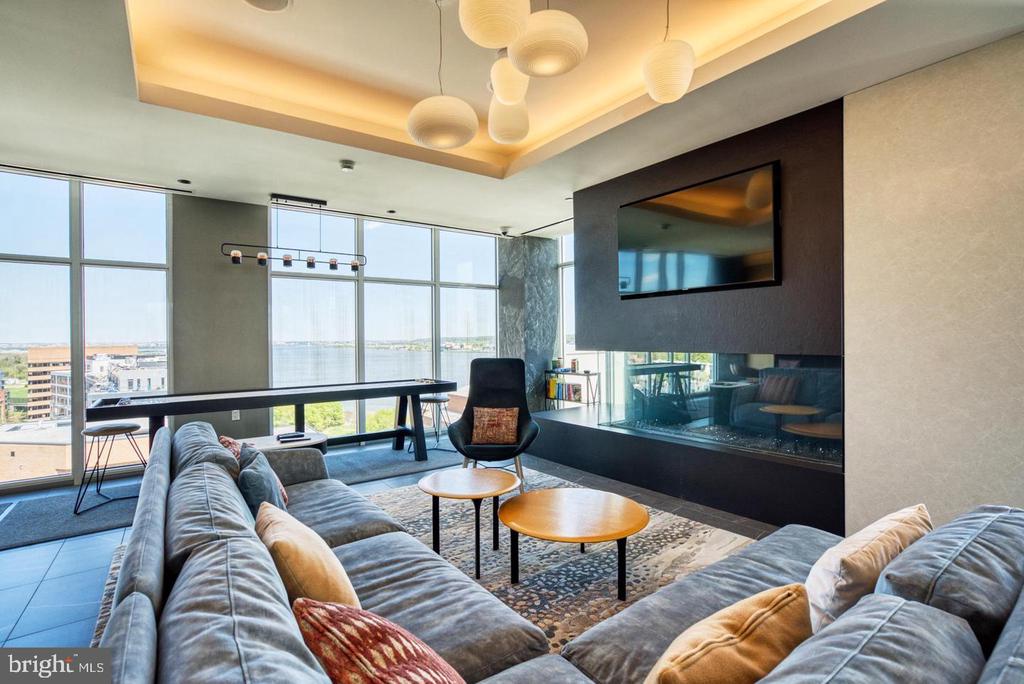 925 N FAIRFAX STREET Unit: 804