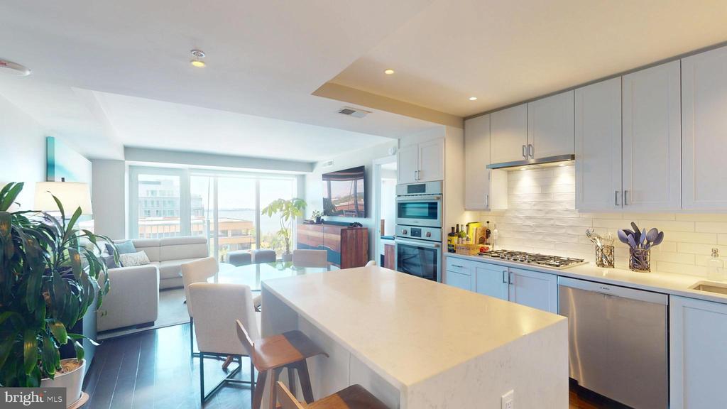 925 N FAIRFAX STREET Unit: 804