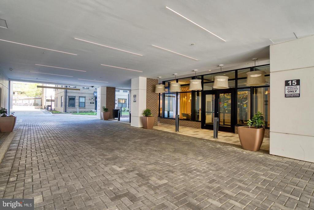 925 N FAIRFAX STREET Unit: 804