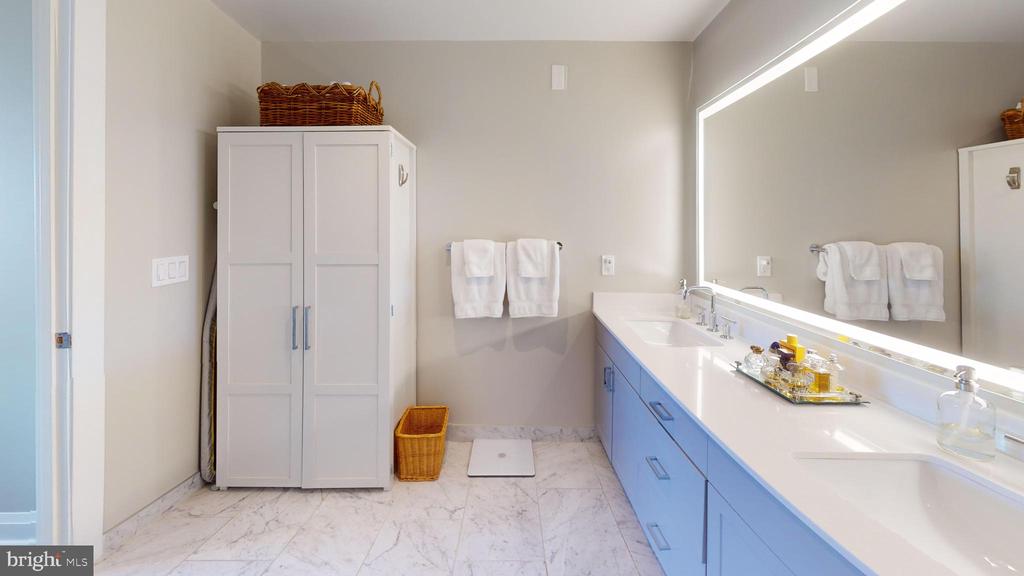 925 N FAIRFAX STREET Unit: 804