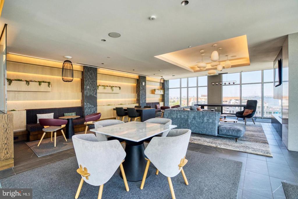 925 N FAIRFAX STREET Unit: 804