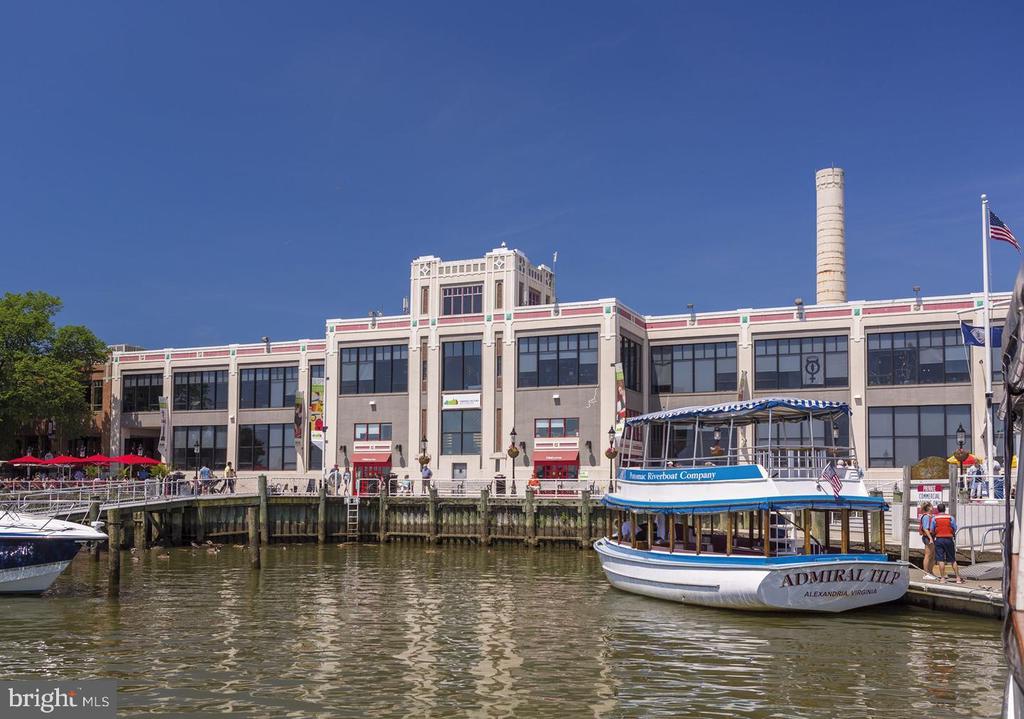 801 S PITT STREET Unit: 325
