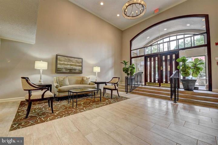 801 S PITT STREET Unit: 325
