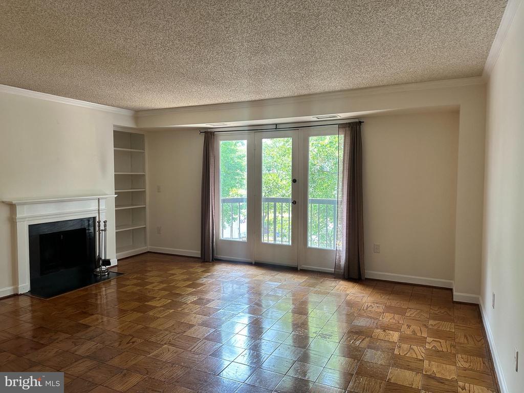 801 S PITT STREET Unit: 325