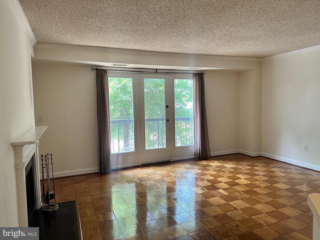 801 S PITT STREET Unit: 325