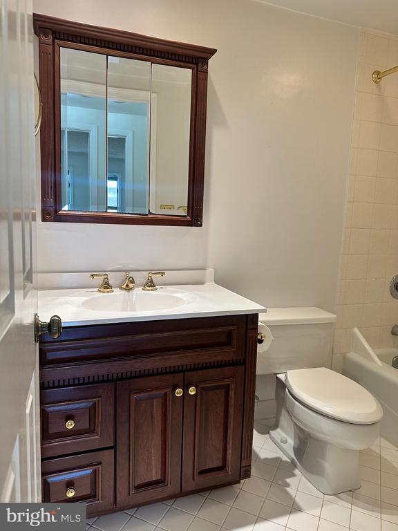 801 S PITT STREET Unit: 325