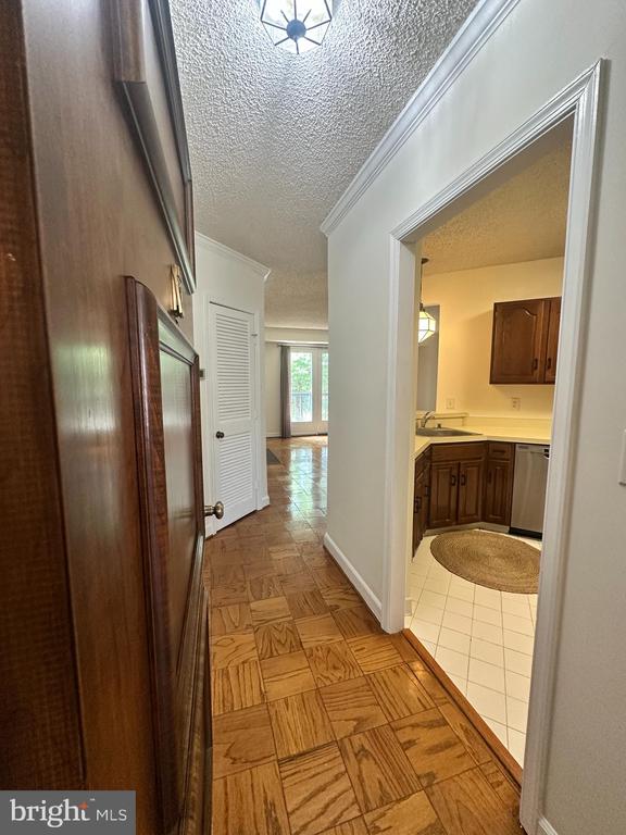 801 S PITT STREET Unit: 325
