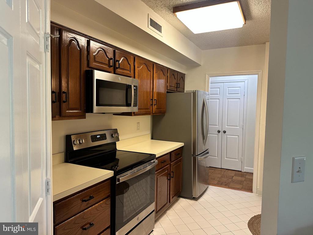801 S PITT STREET Unit: 325