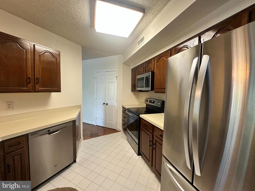801 S PITT STREET Unit: 325