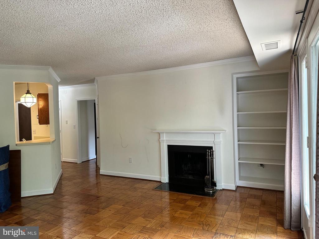 801 S PITT STREET Unit: 325