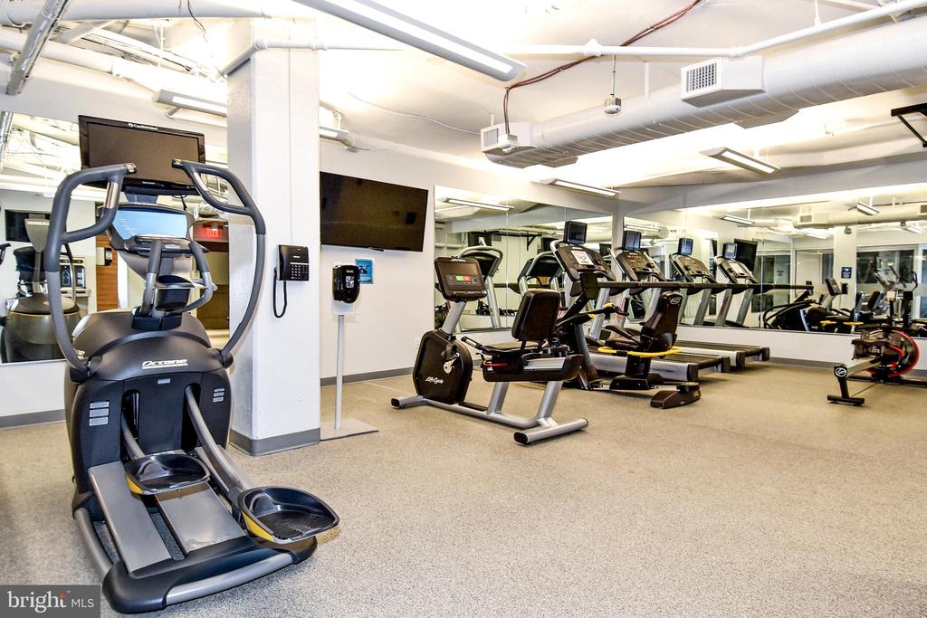1250 S WASHINGTON STREET Unit: 714