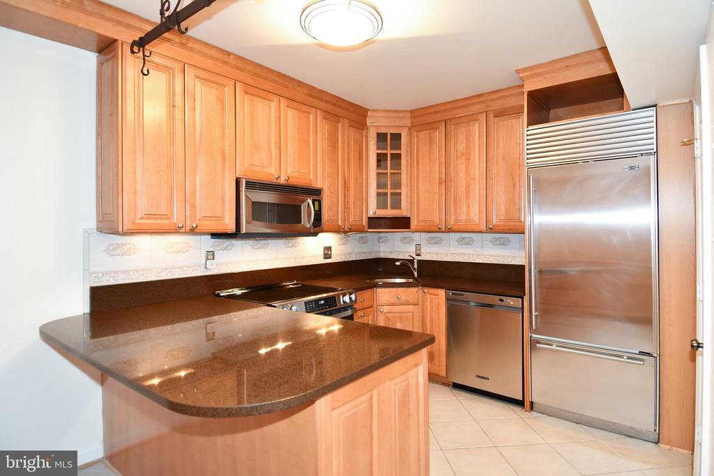 1250 S WASHINGTON STREET Unit: 714