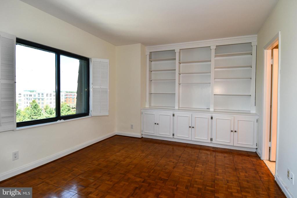 1250 S WASHINGTON STREET Unit: 714