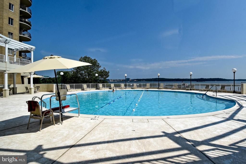 1250 S WASHINGTON STREET Unit: 714