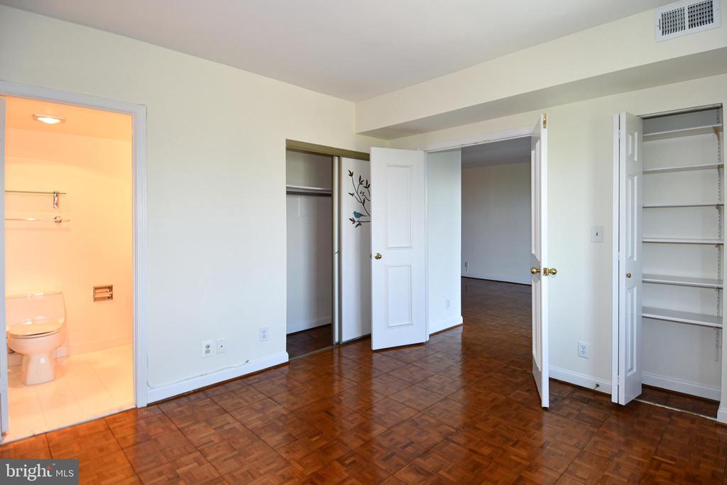 1250 S WASHINGTON STREET Unit: 714