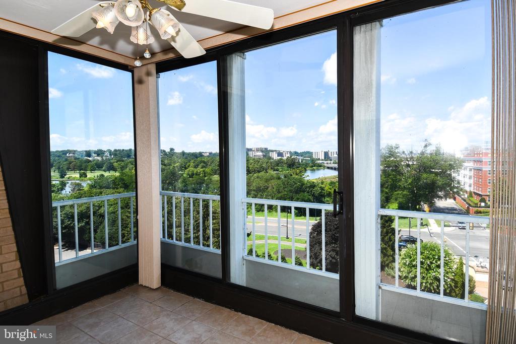 1250 S WASHINGTON STREET Unit: 714