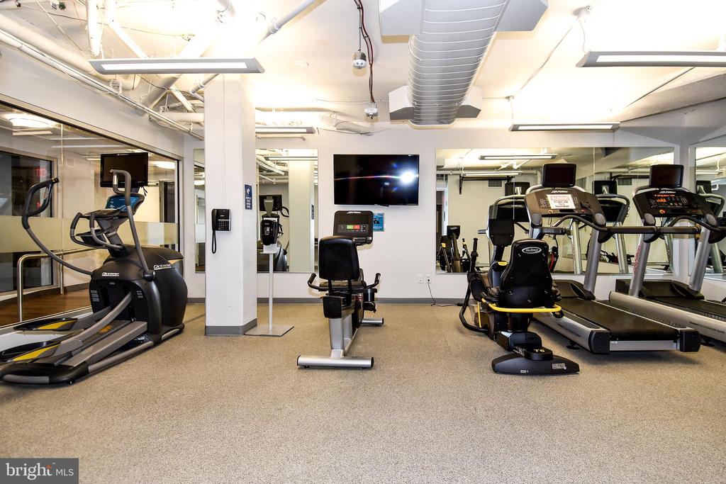 1250 S WASHINGTON STREET Unit: 714