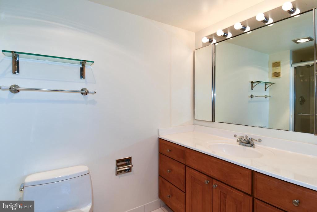 1250 S WASHINGTON STREET Unit: 714