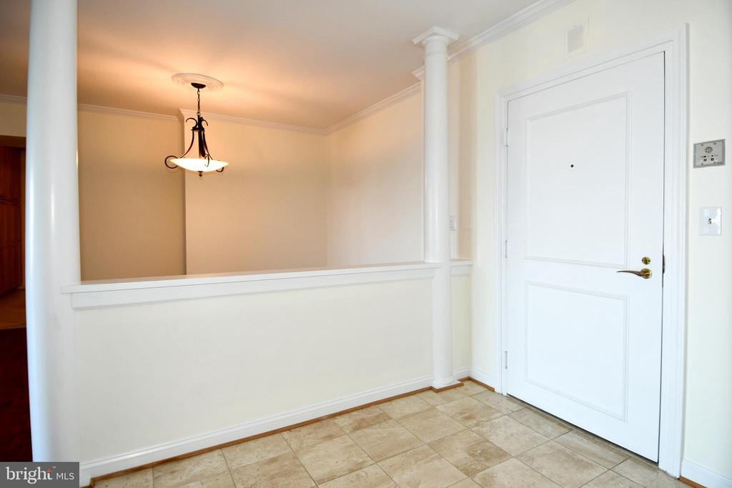 1250 S WASHINGTON STREET Unit: 714