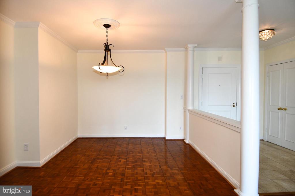 1250 S WASHINGTON STREET Unit: 714