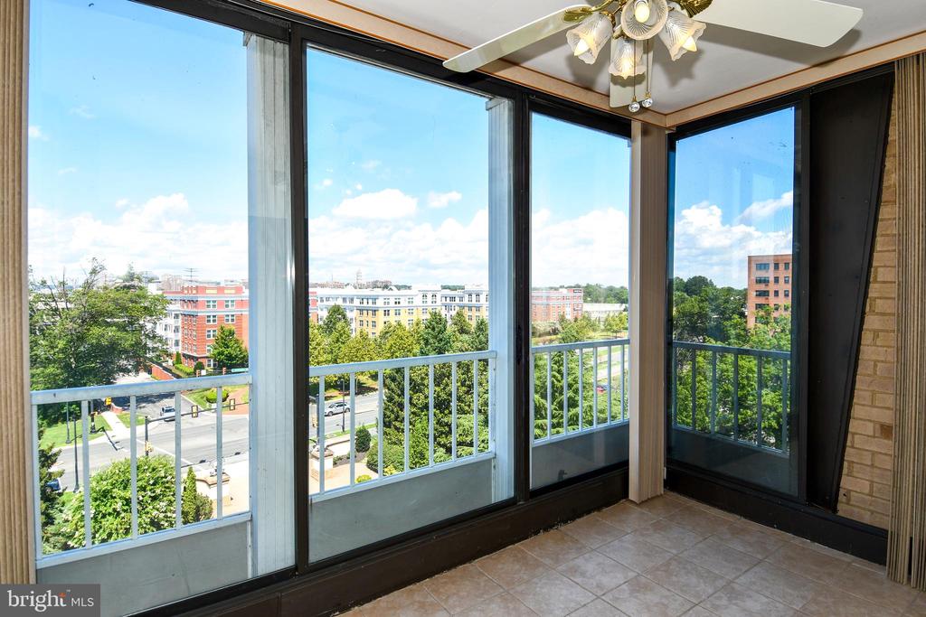 1250 S WASHINGTON STREET Unit: 714