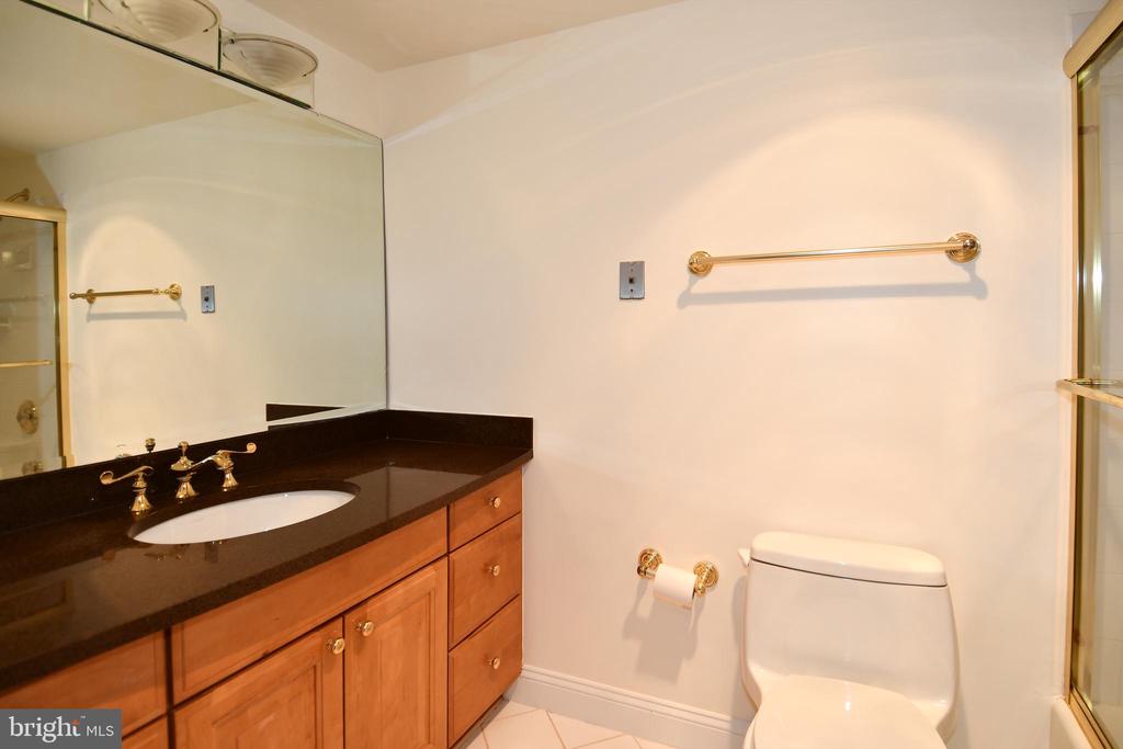 1250 S WASHINGTON STREET Unit: 714