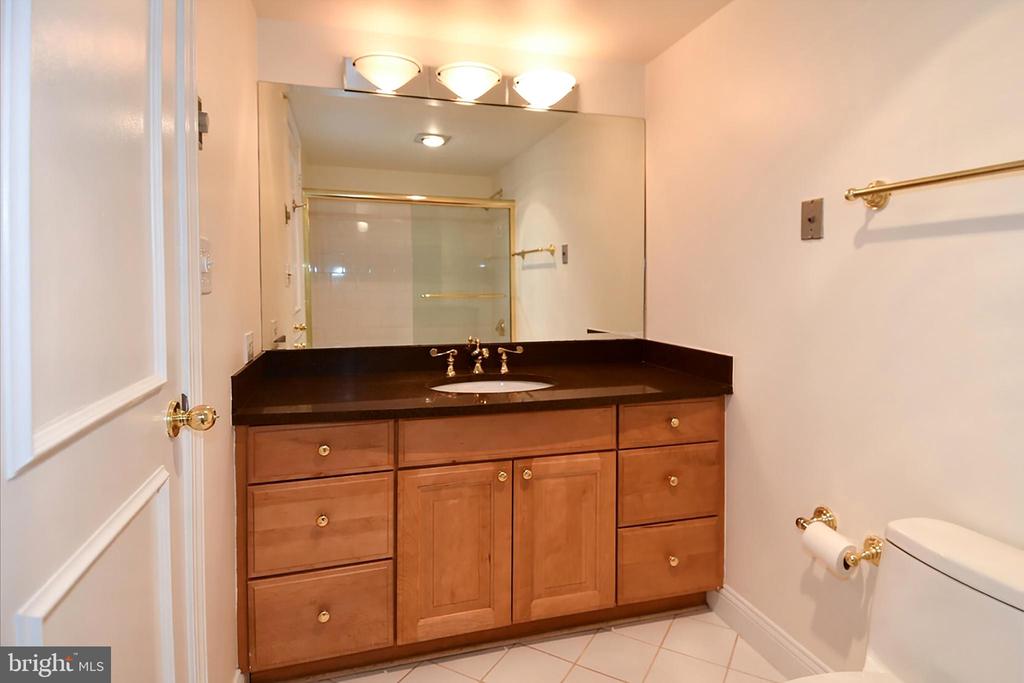 1250 S WASHINGTON STREET Unit: 714