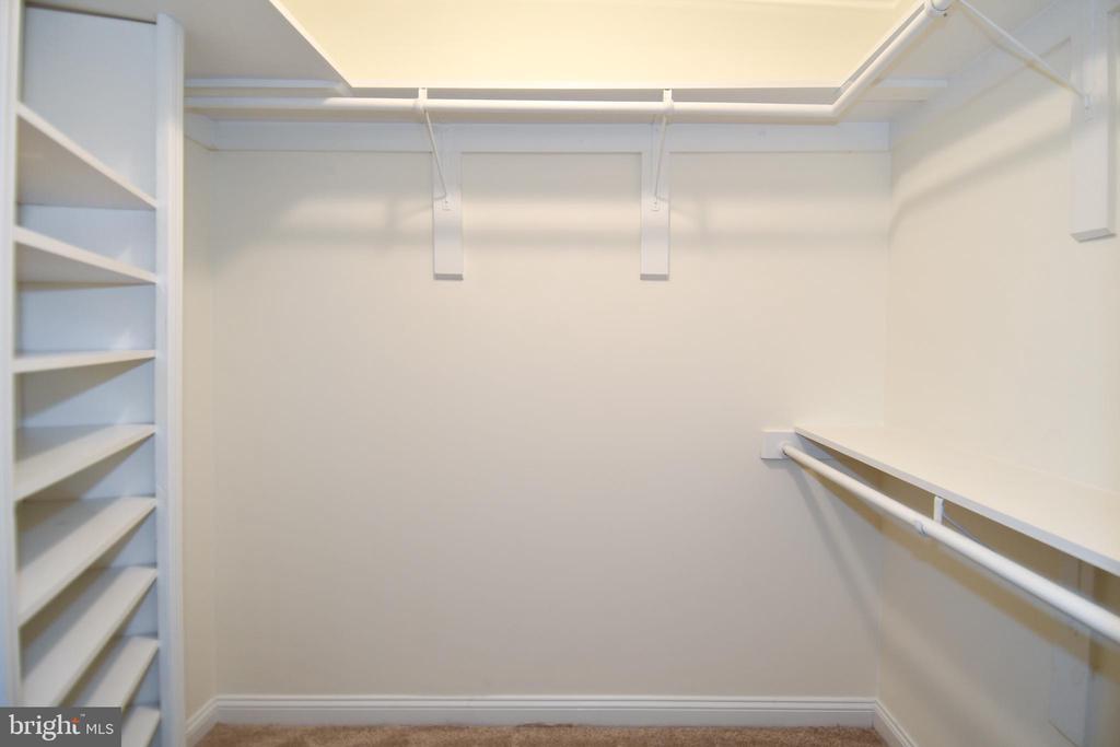 1250 S WASHINGTON STREET Unit: 714