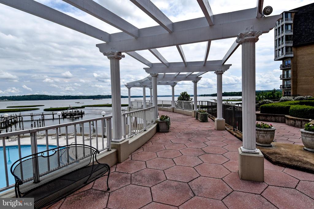 1250 S WASHINGTON STREET Unit: 604