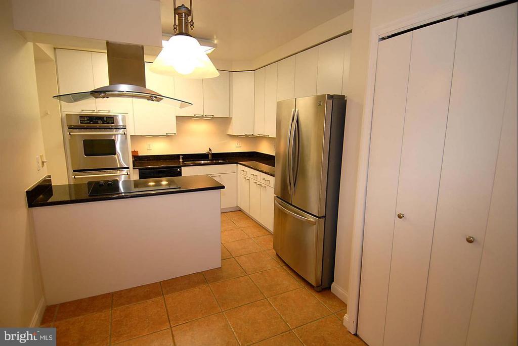 1250 S WASHINGTON STREET Unit: 604