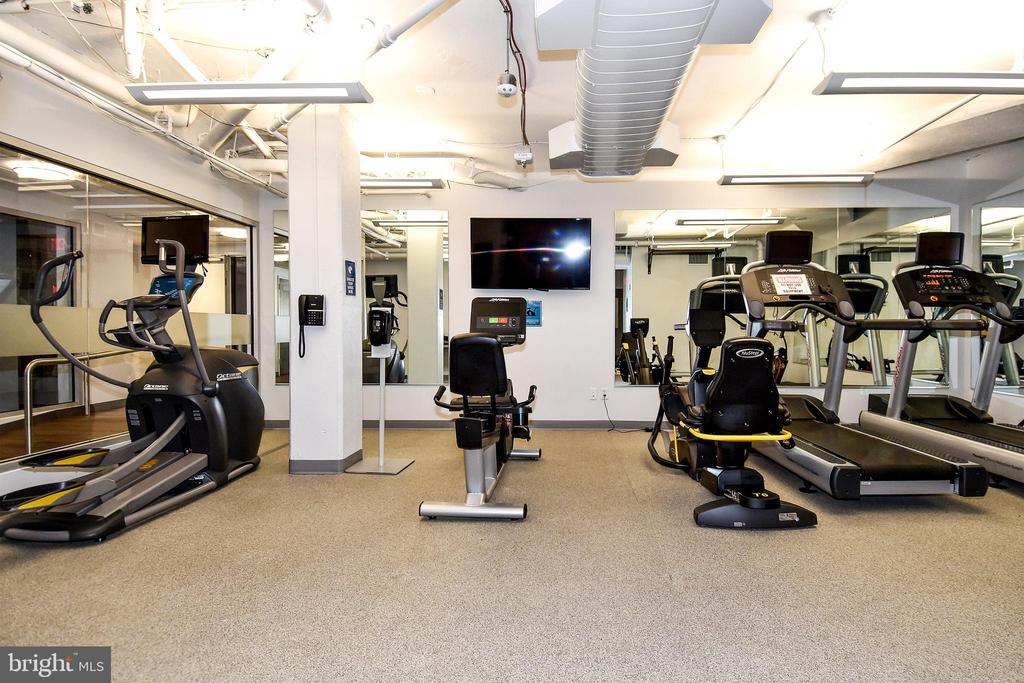 1250 S WASHINGTON STREET Unit: 604