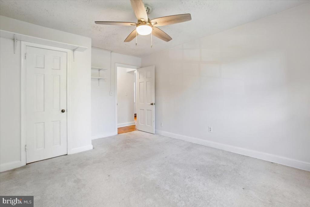 1702 W ABINGDON DRIVE Unit: 201